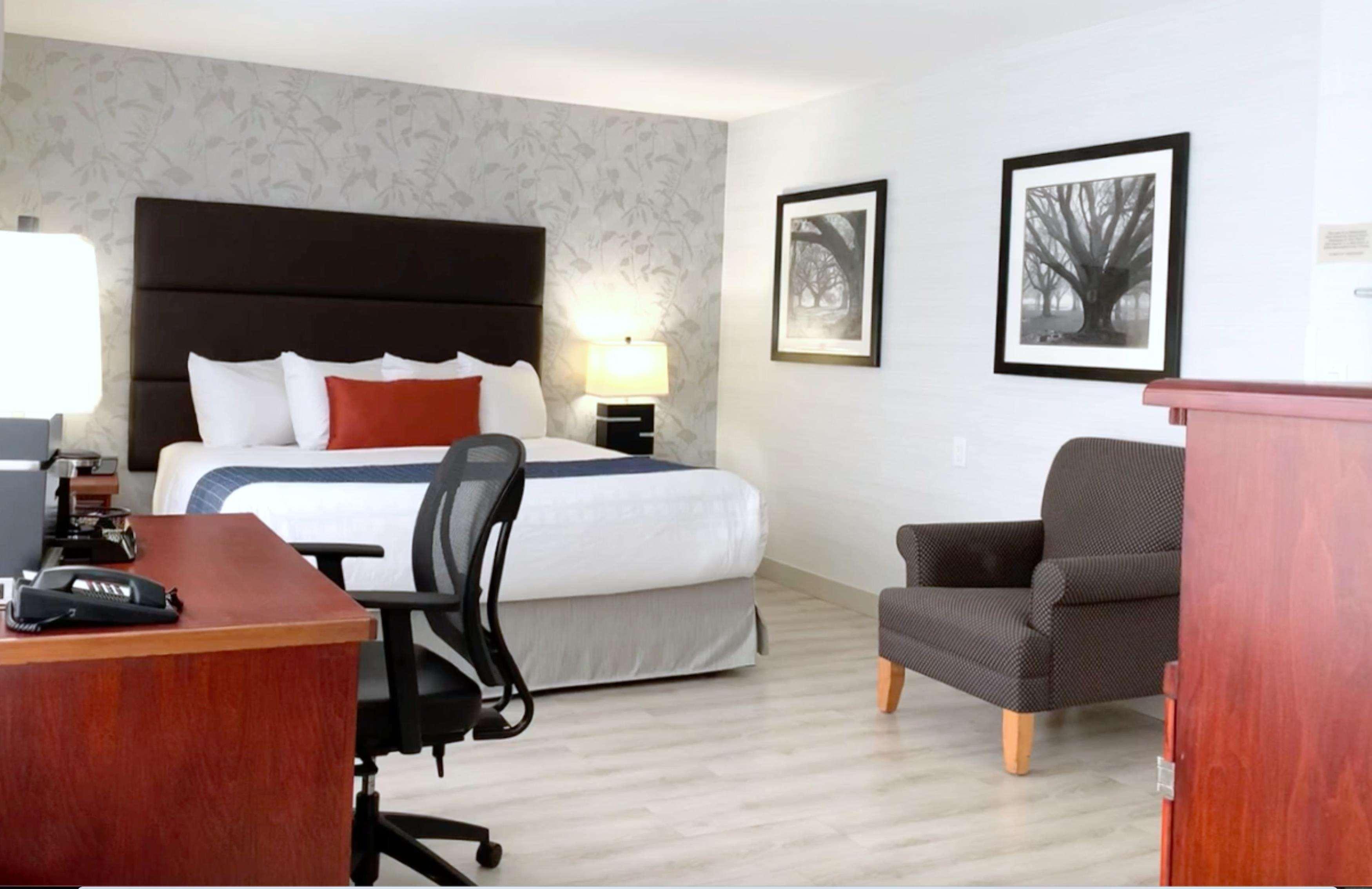 Best Western Plus Regency Inn And Conference Centre Abbotsford Exterior foto
