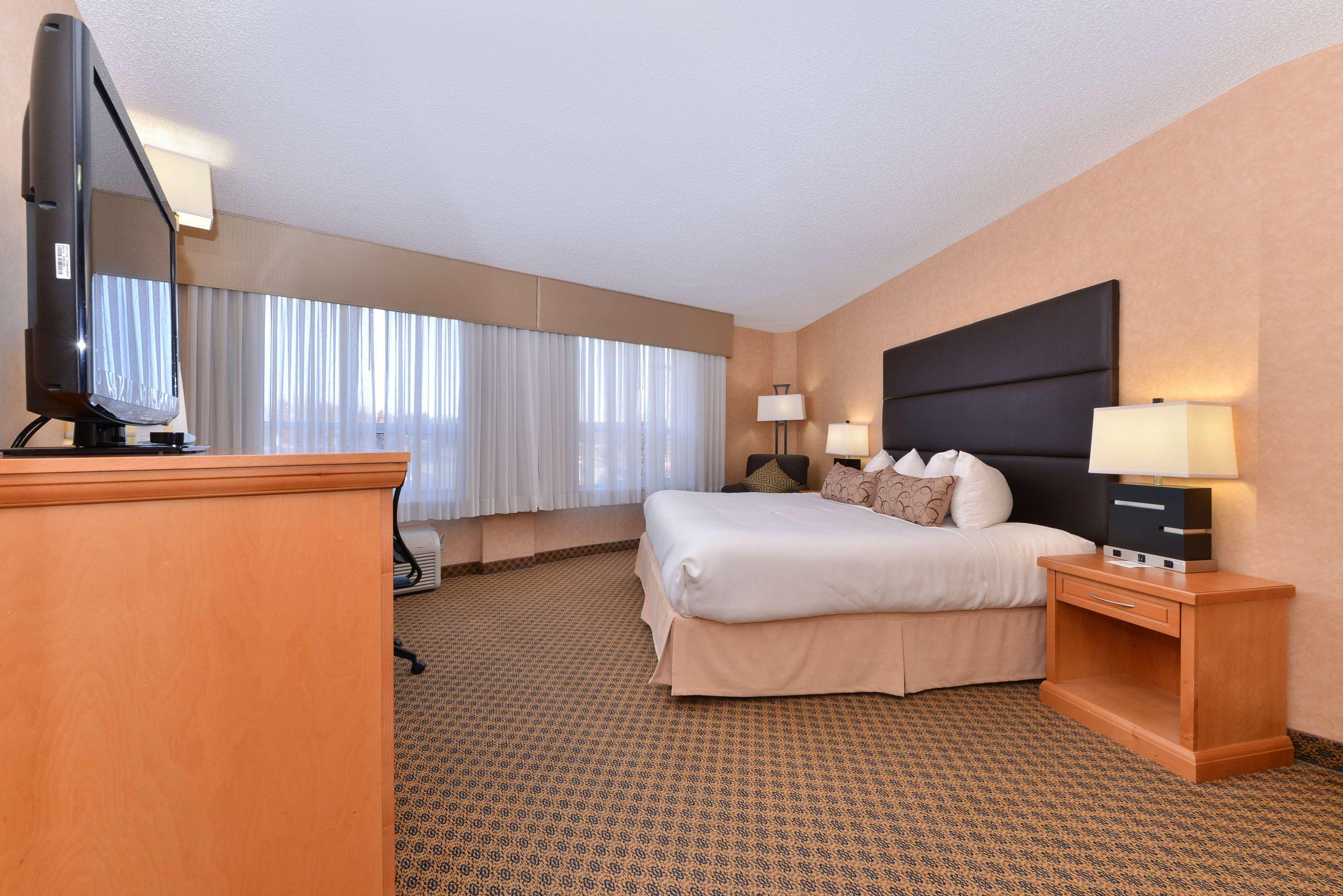 Best Western Plus Regency Inn And Conference Centre Abbotsford Exterior foto