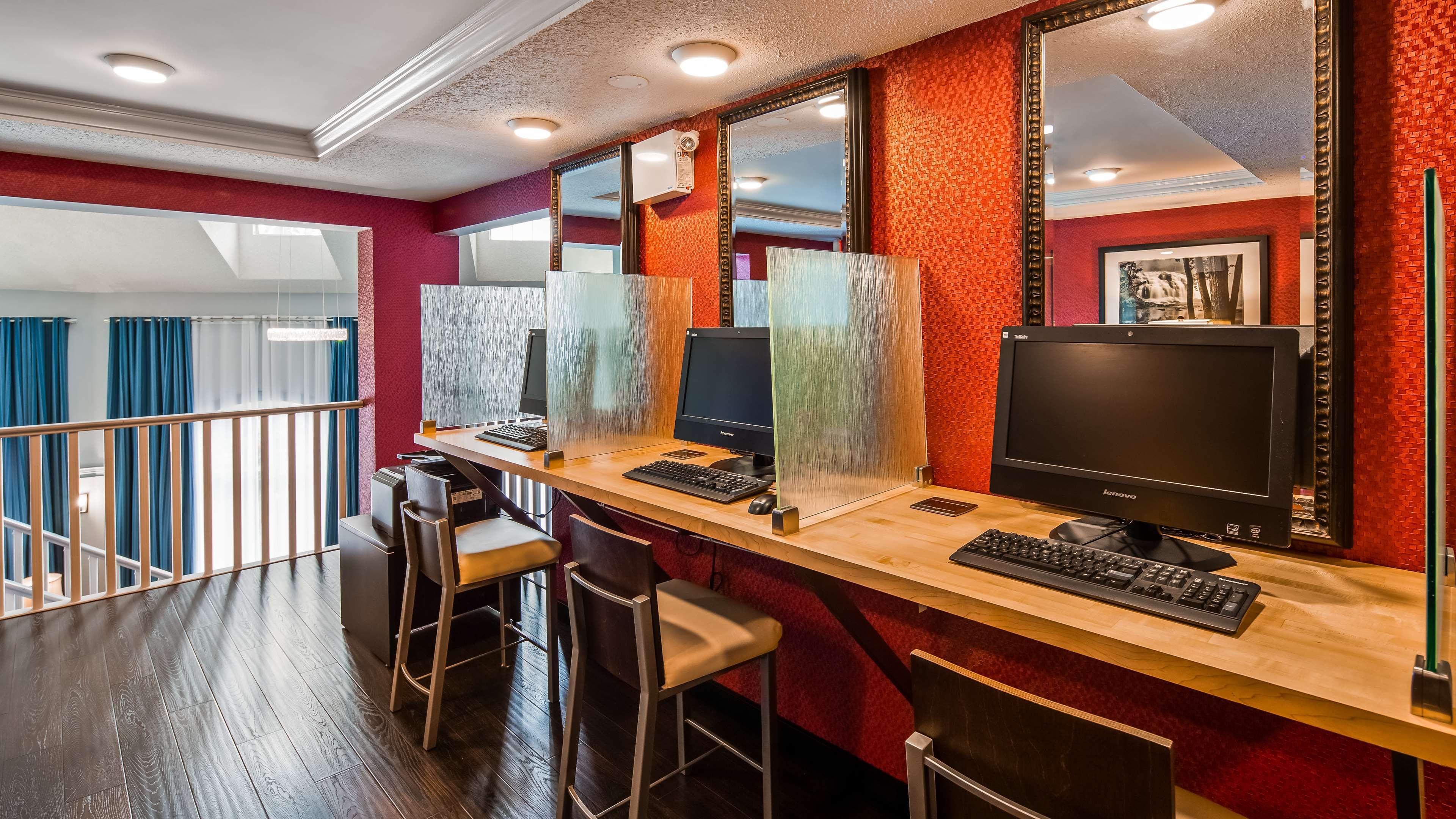 Best Western Plus Regency Inn And Conference Centre Abbotsford Exterior foto
