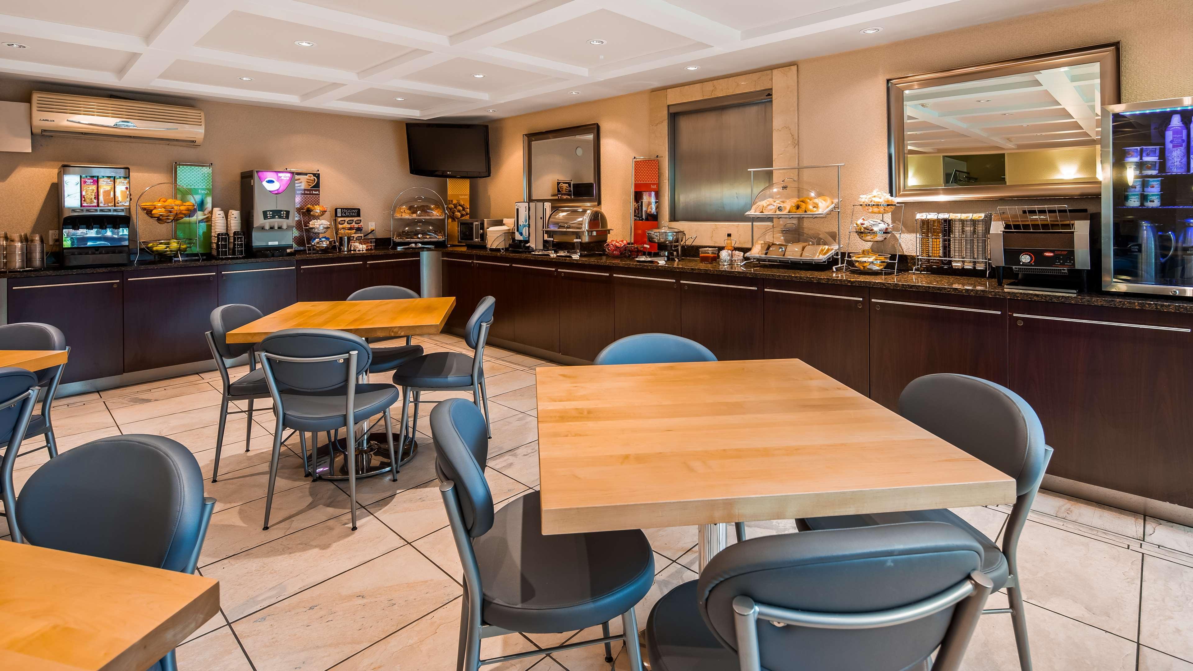 Best Western Plus Regency Inn And Conference Centre Abbotsford Exterior foto