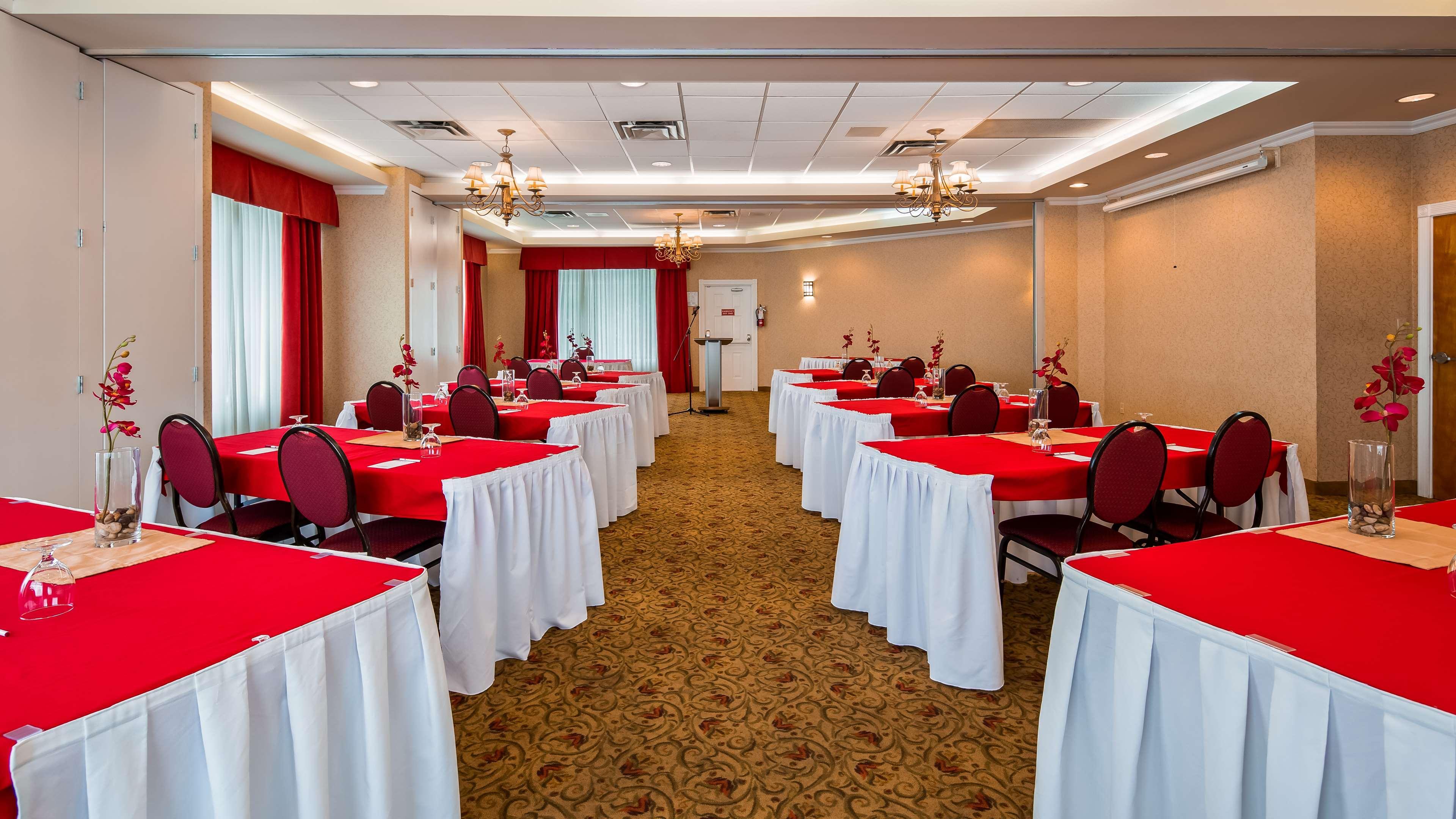 Best Western Plus Regency Inn And Conference Centre Abbotsford Exterior foto